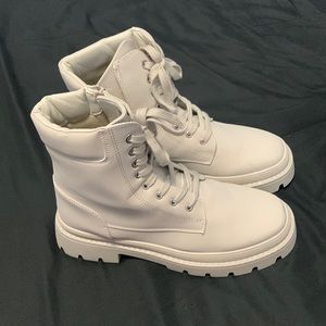Women stylish boots